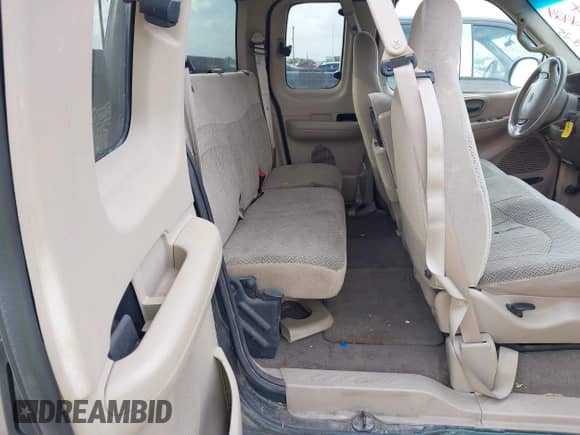 2001 Ford F-150 XL с VIN 1FTRX18L11KE45800, выставлен на аукционе IAAI как лот 43061424 с пробегом 117 597 миль миль и . История ставок и продаж доступна на DreamBid. Изображение 8.