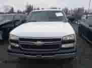 2006 Chevrolet Silverado 1500 LS с VIN 1GCEC19V46E234140, выставлен на аукционе IAAI как лот 41481122 с пробегом 290 635 миль миль и . История ставок и продаж доступна на DreamBid. Изображение 12.