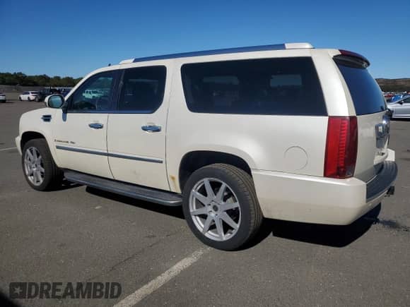 2007 Cadillac Escalade ESV with VIN 1GYFK66807R363693, listed as a Copart auction lot 86618715 with 147,227 mi miles and Clean title. Bid and sale history available at DreamBid. Image 2.
