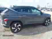 2025 Hyundai Kona Limited с VIN KM8HECA39SU190015, выставлен на аукционе IAAI как лот 41971064 с пробегом 2 595 миль миль и . История ставок и продаж доступна на DreamBid. Изображение 13.
