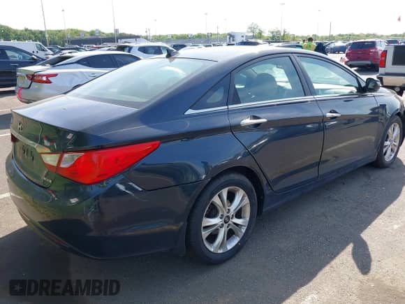 2012 Hyundai Sonata Limited с VIN 5NPEC4AC4CH324296, выставлен на аукционе IAAI как лот 42233033 с пробегом 111 190 миль миль и . История ставок и продаж доступна на DreamBid. Изображение 4.