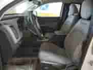 2018 Chevrolet Colorado 2WD Work Truck z VIN 1GCHSBEA0J1275339, wystawiony jako Copart lot #85887215 z przebiegiem 149 662 mil mil oraz Czysty tytuł • Clean title. Historia ofert i sprzedaży dostępna na DreamBid. Obrazek 7.