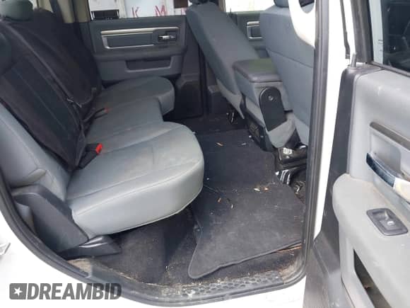 2016 Ram 1500 Outdoorsman z VIN 1C6RR7TM7GS326050, wystawiony jako IAAI lot #42678281 z przebiegiem 153 750 mil mil oraz . Historia ofert i sprzedaży dostępna na DreamBid. Obrazek 8.