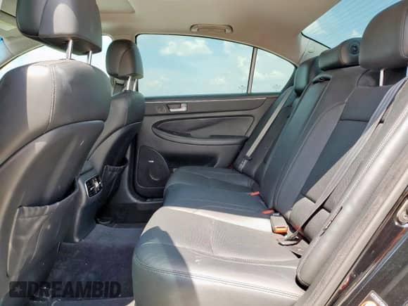 2014 Hyundai Genesis R-Spec z VIN KMHGC4DH9EU260924, wystawiony jako Copart lot #81160205 z przebiegiem 136 119 mil mil oraz Szkoda całkowita • Salvage title. Historia ofert i sprzedaży dostępna na DreamBid. Obrazek 10.