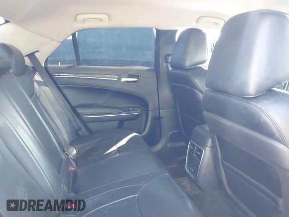 2016 Chrysler 300 Anniversary Edition с VIN 2C3CCAAG0GH273780, выставлен на аукционе IAAI как лот 43204300 с пробегом 138 407 миль миль и . История ставок и продаж доступна на DreamBid. Изображение 8.