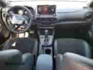 2023 Hyundai Kona с VIN KM8KH3AC0PU006293, выставлен на аукционе Copart как лот 47218155 с пробегом 42 709 миль миль и Списание • Salvage title. История ставок и продаж доступна на DreamBid. Изображение 8.