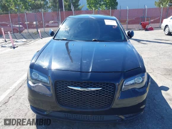 2019 Chrysler 300 Touring с VIN 2C3CCAAG3KH740652, выставлен на аукционе IAAI как лот 43158847 с пробегом 74 744 миль миль и . История ставок и продаж доступна на DreamBid. Изображение 12.