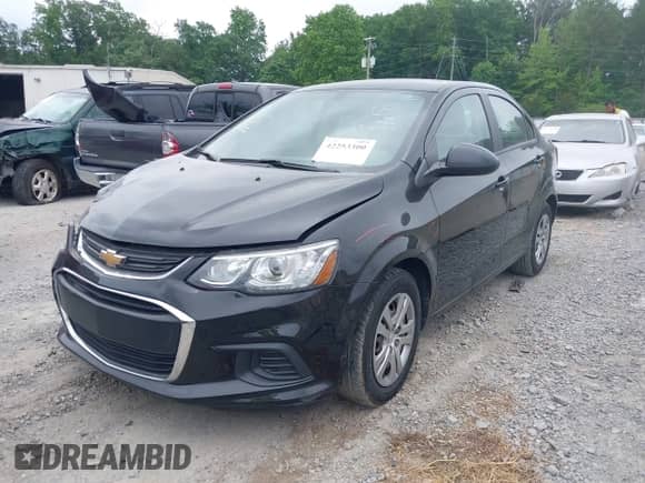 2018 Chevrolet Sonic LS с VIN 1G1JB5SH9J4126214, выставлен на аукционе IAAI как лот 42253300 с пробегом 84 727 миль миль и . История ставок и продаж доступна на DreamBid. Изображение 2.