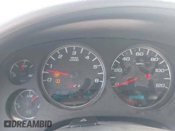 2011 Chevrolet Silverado 1500 LTZ z VIN 3GCPKTE25BG142685, wystawiony jako IAAI lot #42784503 z przebiegiem 220 002 mil mil oraz . Historia ofert i sprzedaży dostępna na DreamBid. Obrazek 7.