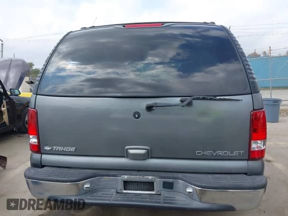 2000 Chevrolet Tahoe LS z VIN 1GNEC13T9YJ111037, wystawiony jako IAAI lot #42055433 z przebiegiem 248 812 mil mil oraz . Historia ofert i sprzedaży dostępna na DreamBid. Obrazek 15.