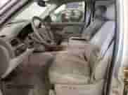 2010 Chevrolet Tahoe LTZ z VIN 1GNUKCE04AR182876, wystawiony jako Copart lot #66869495 z przebiegiem 226 218 mil mil oraz Szkoda całkowita • Salvage title. Historia ofert i sprzedaży dostępna na DreamBid. Obrazek 7.