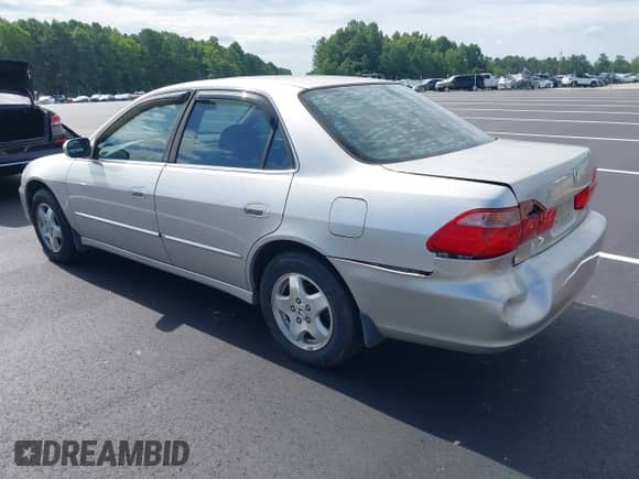 1998 Honda Accord EX с VIN 1HGCG1652WA033927, выставлен на аукционе IAAI как лот 42881146 с пробегом 214 533 миль миль и . История ставок и продаж доступна на DreamBid. Изображение 3.