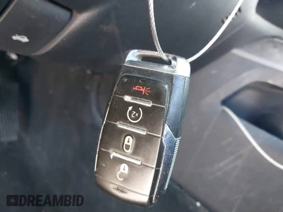 2020 Ram 1500 Big Horn z VIN 1C6RREBT3LN252583, wystawiony jako IAAI lot #41767035 z przebiegiem 218 563 mil mil oraz . Historia ofert i sprzedaży dostępna na DreamBid. Obrazek 11.