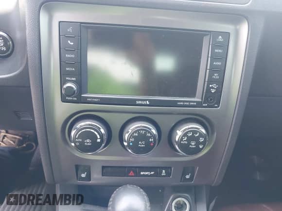 2014 Dodge Challenger R/T с VIN 2C3CDYBT1EH293275, выставлен на аукционе IAAI как лот 42425038 с пробегом 136 372 миль миль и . История ставок и продаж доступна на DreamBid. Изображение 19.