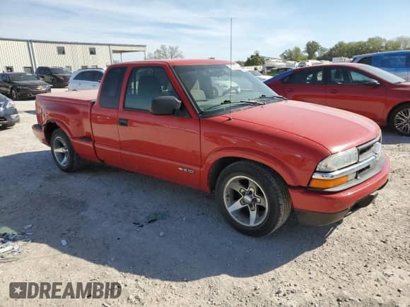 2002 Chevrolet S-10 LS z VIN 1GCCS19W928215093, wystawiony jako Copart lot #72353644 z przebiegiem 157 012 mil mil oraz Szkoda całkowita • Salvage title. Historia ofert i sprzedaży dostępna na DreamBid. Obrazek 4.