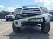2010 Toyota Tacoma PreRunner z VIN 3TMJU4GN5AM093419, wystawiony jako IAAI lot #42882575 z przebiegiem 227 641 mil mil oraz . Historia ofert i sprzedaży dostępna na DreamBid. Obrazek 6.