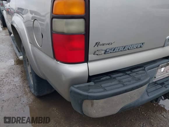 2005 Chevrolet Suburban LS с VIN 3GNEC16Z75G133051, выставлен на аукционе IAAI как лот 41415463 с пробегом 137 792 миль миль и . История ставок и продаж доступна на DreamBid. Изображение 14.