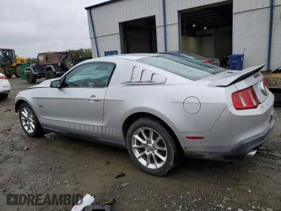 2010 Ford Mustang GT with VIN 1ZVBP8CH0A5133069, listed as a Copart auction lot 86513465 with 305,269 mi miles and Salvage title. Bid and sale history available at DreamBid. Image 2.