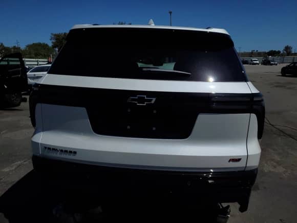 2025 Chevrolet Traverse FWD RS z VIN 1GNERLRS3SJ140565, wystawiony jako Copart lot #47949715 z przebiegiem 53 mil mil oraz Szkoda całkowita • Salvage title. Historia ofert i sprzedaży dostępna na DreamBid. Obrazek 6.