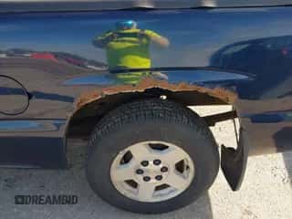 2006 Chevrolet Silverado 1500 LT1 с VIN 2GCEC13T961135807, выставлен на аукционе IAAI как лот 43559809 с пробегом 437 001 миль миль и . История ставок и продаж доступна на DreamBid. Изображение 6.