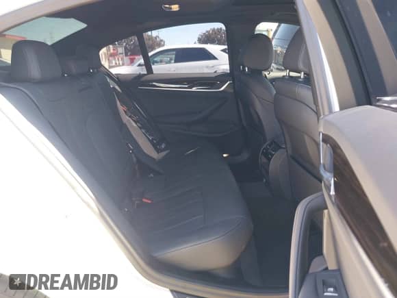 2023 BMW 5 Series 530e с VIN WBA13AG02PCM85786, выставлен на аукционе IAAI как лот 41830816 с пробегом 44 695 миль миль и . История ставок и продаж доступна на DreamBid. Изображение 8.