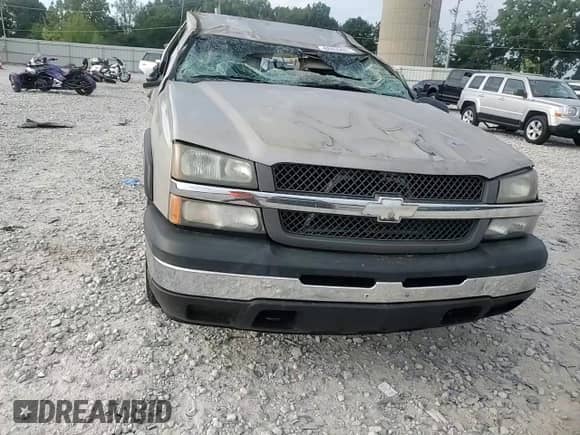 2005 Chevrolet Silverado 1500 z VIN 1GCEC14X75Z302382, wystawiony jako Copart lot #68859405 z przebiegiem Nie podano mil oraz Czysty tytuł • Clean title. Historia ofert i sprzedaży dostępna na DreamBid. Obrazek 12.