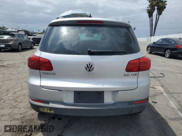 2013 Volkswagen Tiguan SE z VIN WVGAV3AX3DW612758, wystawiony jako Copart lot #53255775 z przebiegiem 121 681 mil mil oraz Czysty tytuł • Clean title. Historia ofert i sprzedaży dostępna na DreamBid. Obrazek 6.