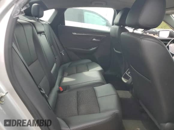 2016 Chevrolet Impala LT z VIN 2G1105SA5G9171357, wystawiony jako Copart lot #70137325 z przebiegiem 137 773 mil mil oraz Czysty tytuł • Clean title. Historia ofert i sprzedaży dostępna na DreamBid. Obrazek 10.