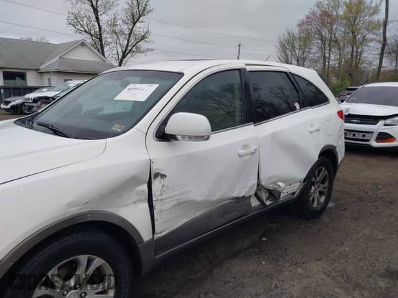 2007 Hyundai Veracruz GLS z VIN KM8NU73C57U010983, wystawiony jako IAAI lot #41912443 z przebiegiem 192 218 mil mil oraz . Historia ofert i sprzedaży dostępna na DreamBid. Obrazek 6.