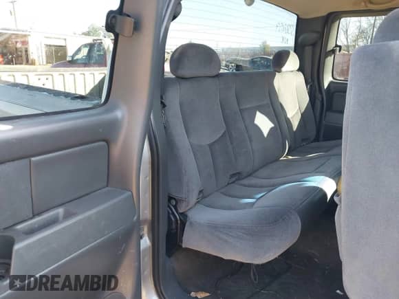 2005 GMC Sierra 1500 SLE z VIN 2GTEK19B051338259, wystawiony jako IAAI lot #41289552 z przebiegiem 208 575 mil mil oraz . Historia ofert i sprzedaży dostępna na DreamBid. Obrazek 8.