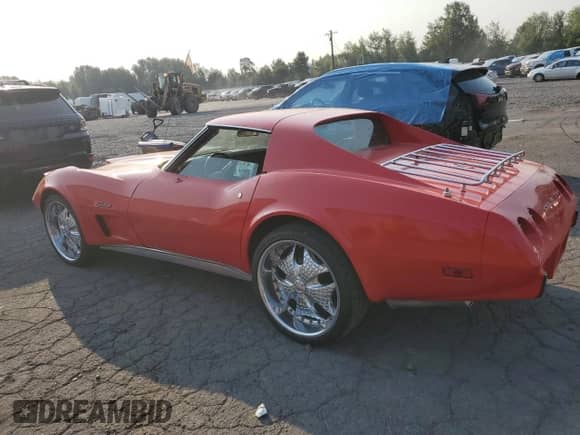 1975 Chevrolet Corvette с VIN 00001Z37J5S401593, выставлен на аукционе Copart как лот 70208564 с пробегом 77 427 миль миль и Чистый • Clean title. История ставок и продаж доступна на DreamBid. Изображение 2.
