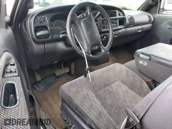 2001 Dodge 1500 with VIN 3B7HC13Y31G782809, listed as a Copart auction lot 58892705 with Not provided miles and Non repairable. Bid and sale history available at DreamBid. Image 8.