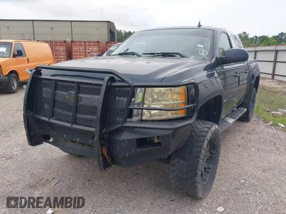 2008 Chevrolet Silverado 1500 LTZ with VIN 2GCEK133881111214, listed as a IAAI auction lot 41986926 with 215,979 mi miles and . Bid and sale history available at DreamBid. Image 2.