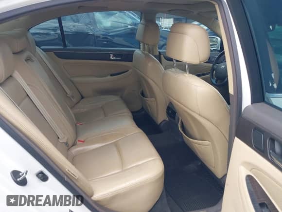 2011 Hyundai Genesis z VIN KMHGC4DF9BU146089, wystawiony jako IAAI lot #43048600 z przebiegiem 213 621 mil mil oraz . Historia ofert i sprzedaży dostępna na DreamBid. Obrazek 8.