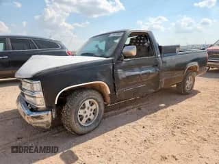 1994 Chevrolet Silverado 1500 z VIN 1GCEC14K2RE105122, wystawiony jako Copart lot #70379565 z przebiegiem 266 268 mil mil oraz Szkoda całkowita • Salvage title. Historia ofert i sprzedaży dostępna na DreamBid. Obrazek 1.