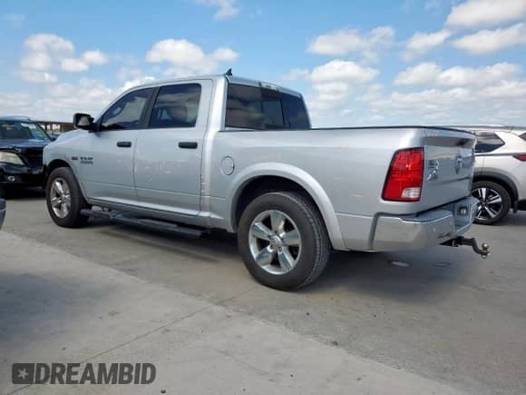 2015 Ram 1500 Big Horn z VIN 1C6RR6LT3FS685895, wystawiony jako Copart lot #81725565 z przebiegiem 158 250 mil mil oraz Szkoda całkowita • Salvage title. Historia ofert i sprzedaży dostępna na DreamBid. Obrazek 2.