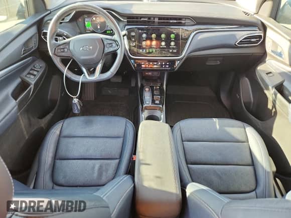 2022 Chevrolet Bolt EUV Premier with VIN 1G1FZ6S00N4132913, listed as a Copart auction lot 82379945 with 27,668 mi miles and Salvage title. Bid and sale history available at DreamBid. Image 8.