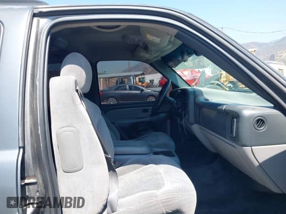 2001 Chevrolet Tahoe LS with VIN 1GNEC13T51J153677, listed as a IAAI auction lot 42459552 with 201,209 mi miles and . Bid and sale history available at DreamBid. Image 5.