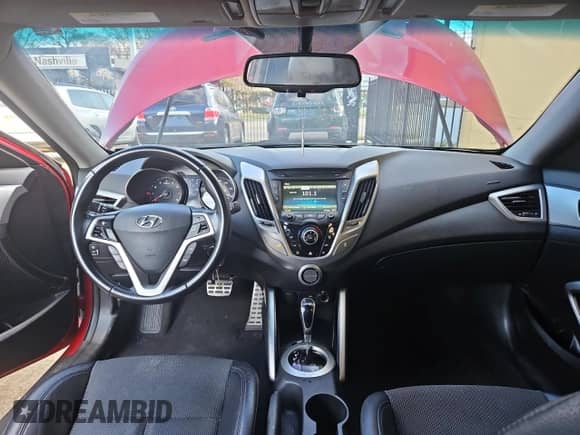 2015 Hyundai Veloster z VIN KMHTC6AD0FU238274, wystawiony jako Copart lot #82464584 z przebiegiem 14 312 mil mil oraz Czysty tytuł • Clean title. Historia ofert i sprzedaży dostępna na DreamBid. Obrazek 9.