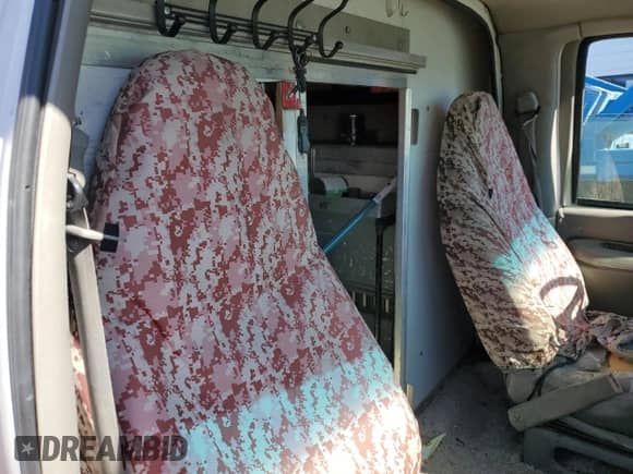 1999 Chevrolet Express Commercial E23 с VIN 1GBHG31R5X1018662, выставлен на аукционе Copart как лот 80008584 с пробегом 141 880 миль миль и Чистый • Clean title. История ставок и продаж доступна на DreamBid. Изображение 11.