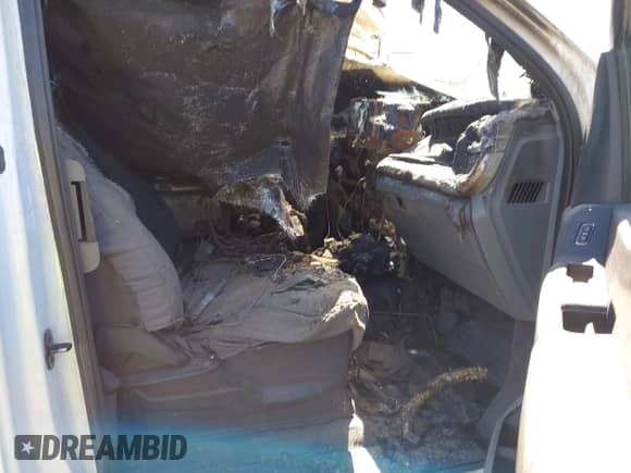 2023 Ford F-250 XL z VIN 1FT7X2BA4PEC32190, wystawiony jako IAAI lot #42391494 z przebiegiem Nie podano mil oraz . Historia ofert i sprzedaży dostępna na DreamBid. Obrazek 5.