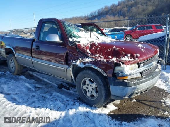 2000 Chevrolet Silverado 1500 LS with VIN 1GCEC14T3YE185392, listed as a IAAI auction lot 41442139 with Not provided miles and . Bid and sale history available at DreamBid. Image 1.