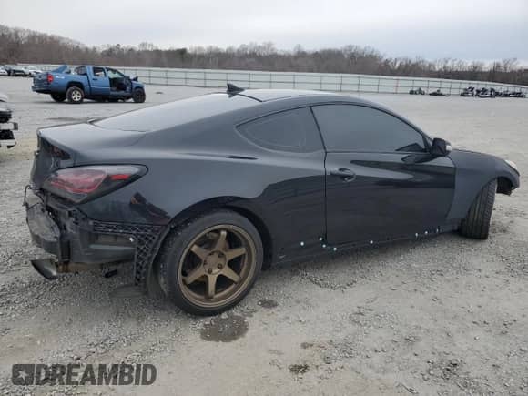 2016 Hyundai Genesis Coupe 3.8L Base z VIN KMHHT6KJ7GU132299, wystawiony jako Copart lot #48250765 z przebiegiem Nie podano mil oraz Szkoda całkowita • Salvage title. Historia ofert i sprzedaży dostępna na DreamBid. Obrazek 3.