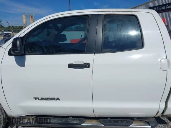 2012 Toyota Tundra z VIN 5TFRU5F15CX026386, wystawiony jako IAAI lot #42588467 z przebiegiem 256 381 mil mil oraz . Historia ofert i sprzedaży dostępna na DreamBid. Obrazek 14.