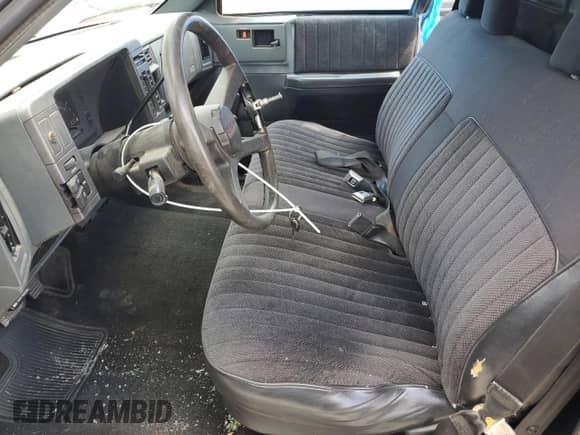 1993 Chevrolet S-10 X96 with VIN 1GCCS14Z5P0163968, listed as a Copart auction lot 56753655 with 128,417 mi miles and Salvage title. Bid and sale history available at DreamBid. Image 7.