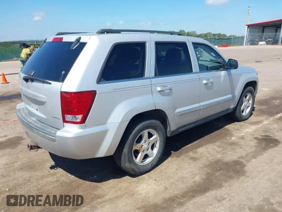 2005 Jeep Grand Cherokee Limited с VIN 1J4HR58N85C562489, выставлен на аукционе IAAI как лот 43012794 с пробегом 163 499 миль миль и . История ставок и продаж доступна на DreamBid. Изображение 4.