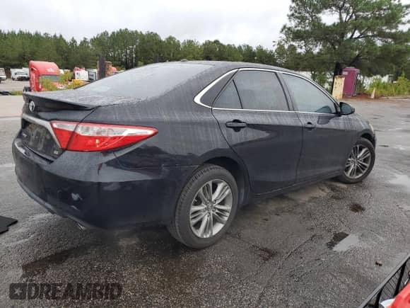 2017 Toyota Camry XLE with VIN 4T1BF1FK1HU368614, listed as a Copart auction lot 86056235 with 135,860 mi miles and Salvage title. Bid and sale history available at DreamBid. Image 3.