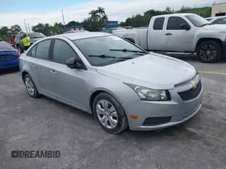 2014 Chevrolet Cruze LS с VIN 1G1PA5SH3E7133807, выставлен на аукционе IAAI как лот 43288087 с пробегом 75 533 миль миль и . История ставок и продаж доступна на DreamBid. Изображение 1.