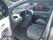 2013 Toyota Sienna LE z VIN 5TDJK3DC9DS054310, wystawiony jako IAAI lot #42668103 z przebiegiem 209 712 mil mil oraz . Historia ofert i sprzedaży dostępna na DreamBid. Obrazek 5.