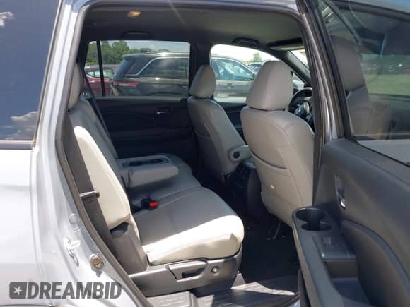 2022 Honda Pilot Sport z VIN 5FNYF5H33NB026470, wystawiony jako IAAI lot #42731448 z przebiegiem 60 018 mil mil oraz . Historia ofert i sprzedaży dostępna na DreamBid. Obrazek 8.